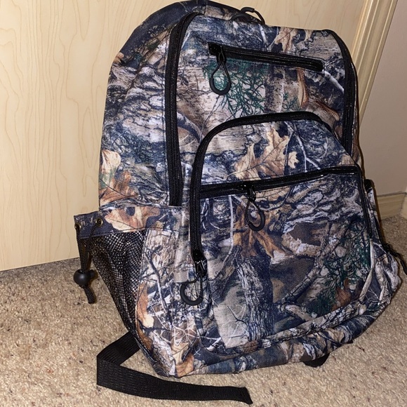 ❌SOLD Swiss Design Camo Backpack - Picture 2 of 10